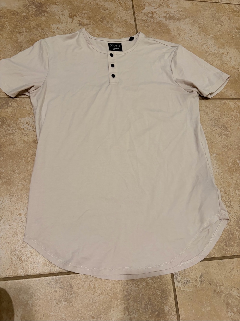 Cuts Clothing Men’s Short Sleeve Henley in Light Cream